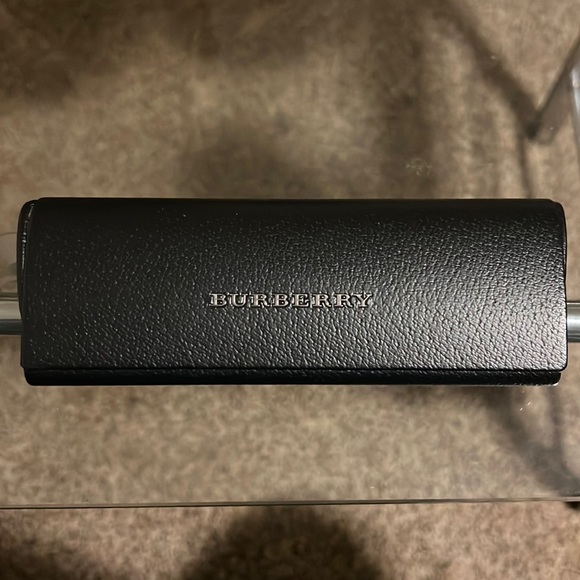 Burberry Other - GUC Burberry Glasses Case